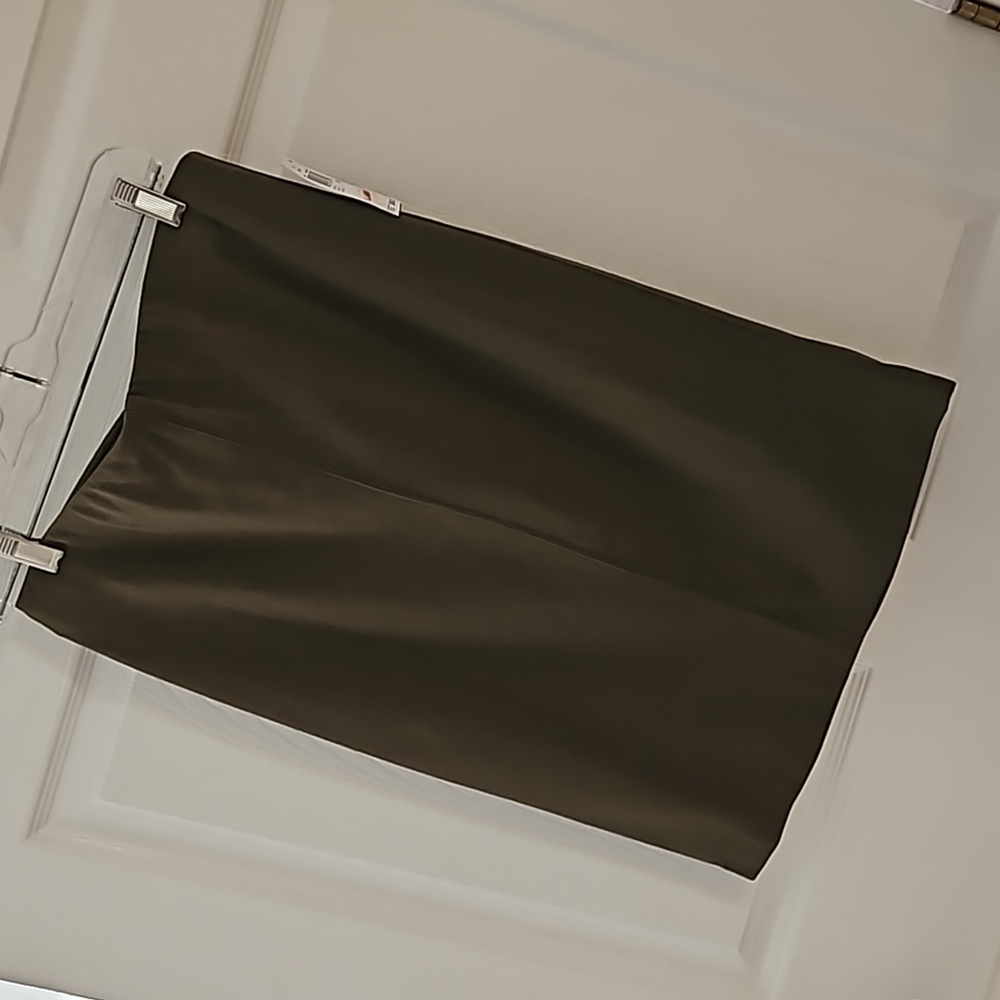 DONATED 🌎OLIVIA & GRACE SKIRT - Picture 3 of 7